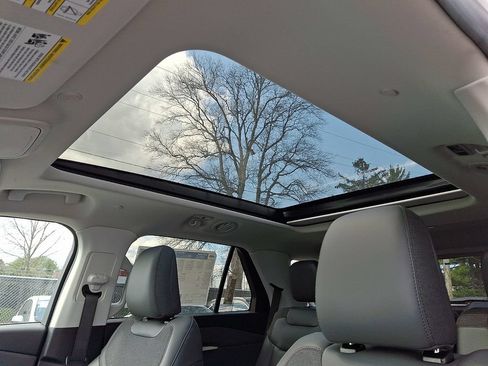New 2026 Ford Explorer Active w/ Active Comfort Package AWD/4WD image 10