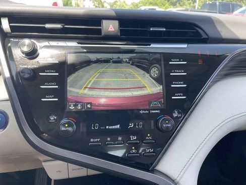 Used 2020 Toyota Camry XLE FWD image 28