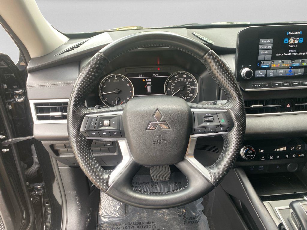 Used 2024 Mitsubishi Outlander SE Black Edition FWD image 12
