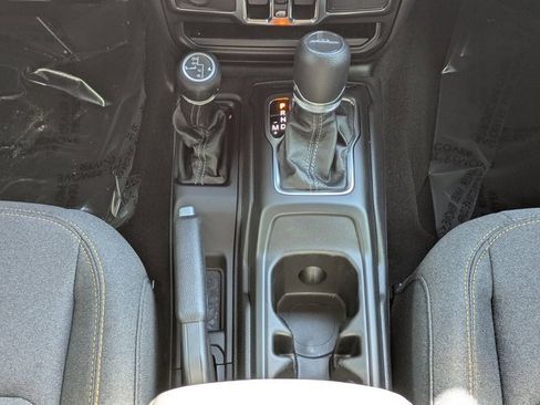 New 2025 Jeep Gladiator Sport image 19