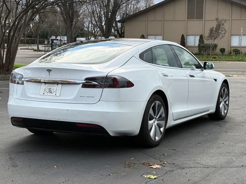 Used 2021 Tesla Model S Long Range Plus image 5