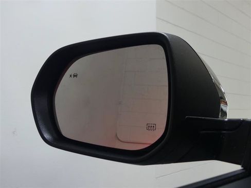 Used 2026 Chevrolet Equinox LT FWD image 14