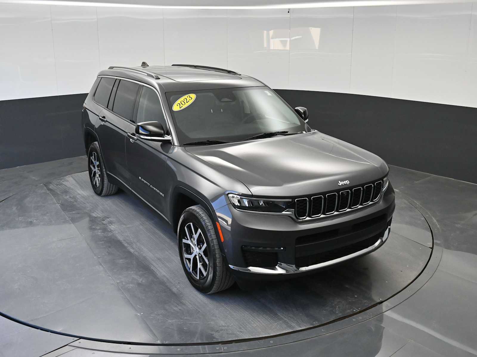 Used 2023 Jeep Grand Cherokee L Limited w/ Luxury Tech Group II AWD/4WD image 26