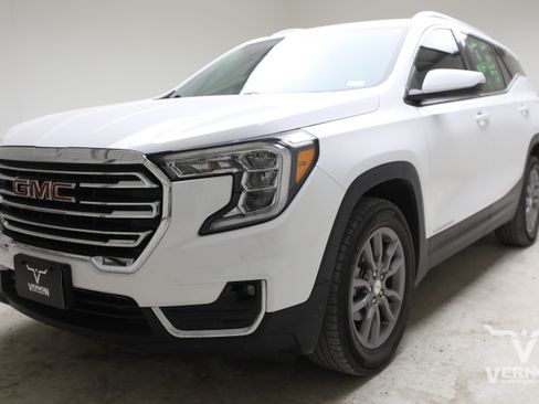 Used 2024 GMC Terrain SLT AWD/4WD image 1
