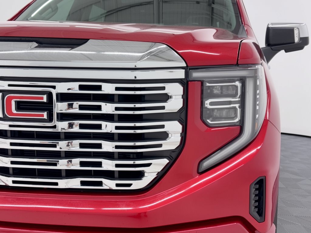 Used 2023 GMC Sierra 1500 Denali w/ Denali Reserve Package AWD/4WD image 12
