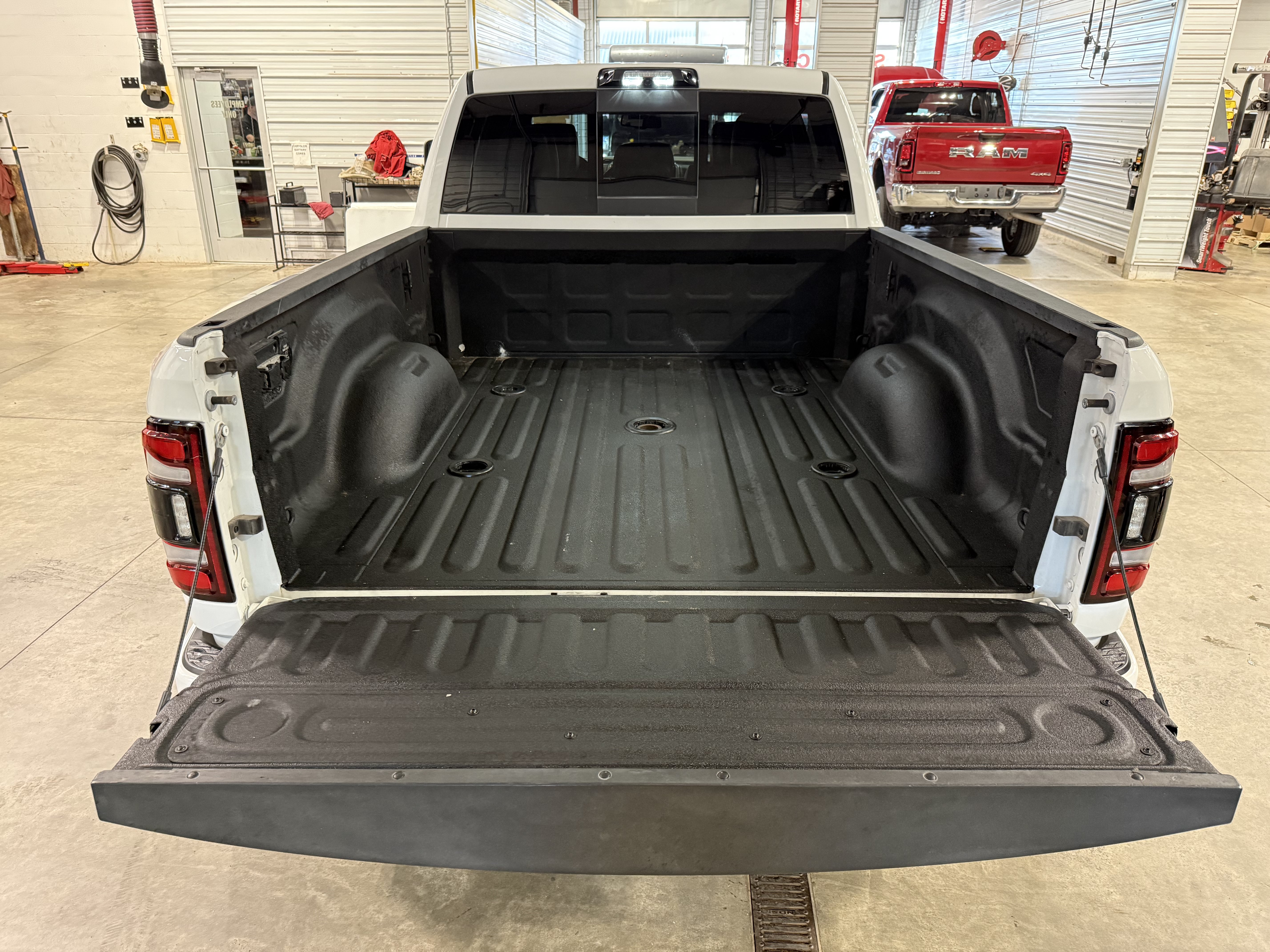 Used 2023 RAM 3500 Laramie AWD/4WD image 30