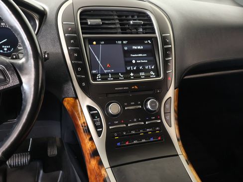 Used 2018 Lincoln MKX Reserve w/ Luxury Package AWD/4WD image 5