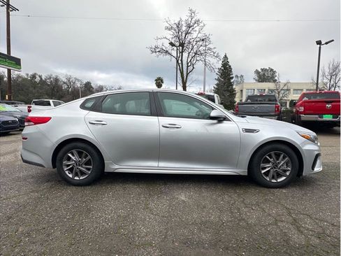Used 2020 Kia Optima LX image 9