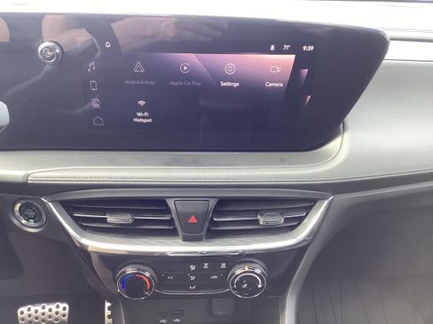 Used 2025 Buick Encore GX Sport Touring w/ Advanced Technology Package AWD/4WD image 19