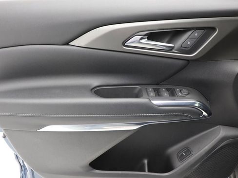 Used 2025 Chevrolet Traverse LT image 15