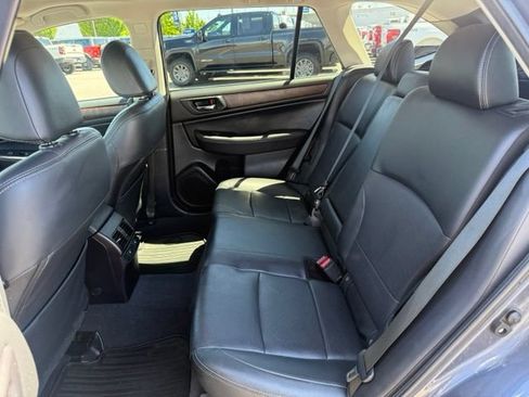 Used 2016 Subaru Outback 2.5i Limited AWD/4WD image 10