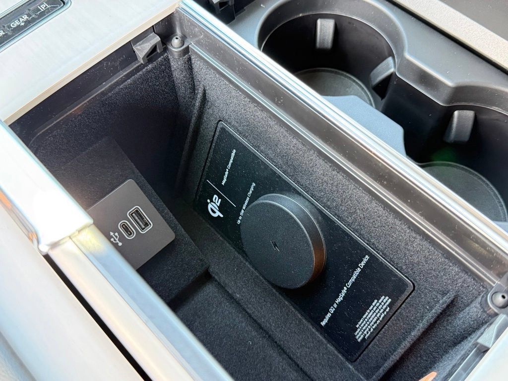 New 2027 Lincoln Navigator Premiere AWD/4WD image 16
