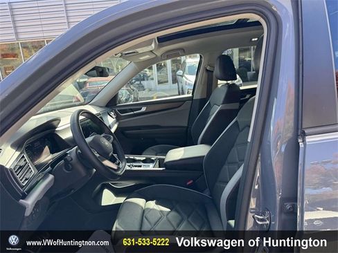 Certified 2025 Volkswagen Atlas Peak Edition SE image 15