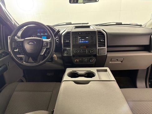 Used 2017 Ford F150 XLT image 24