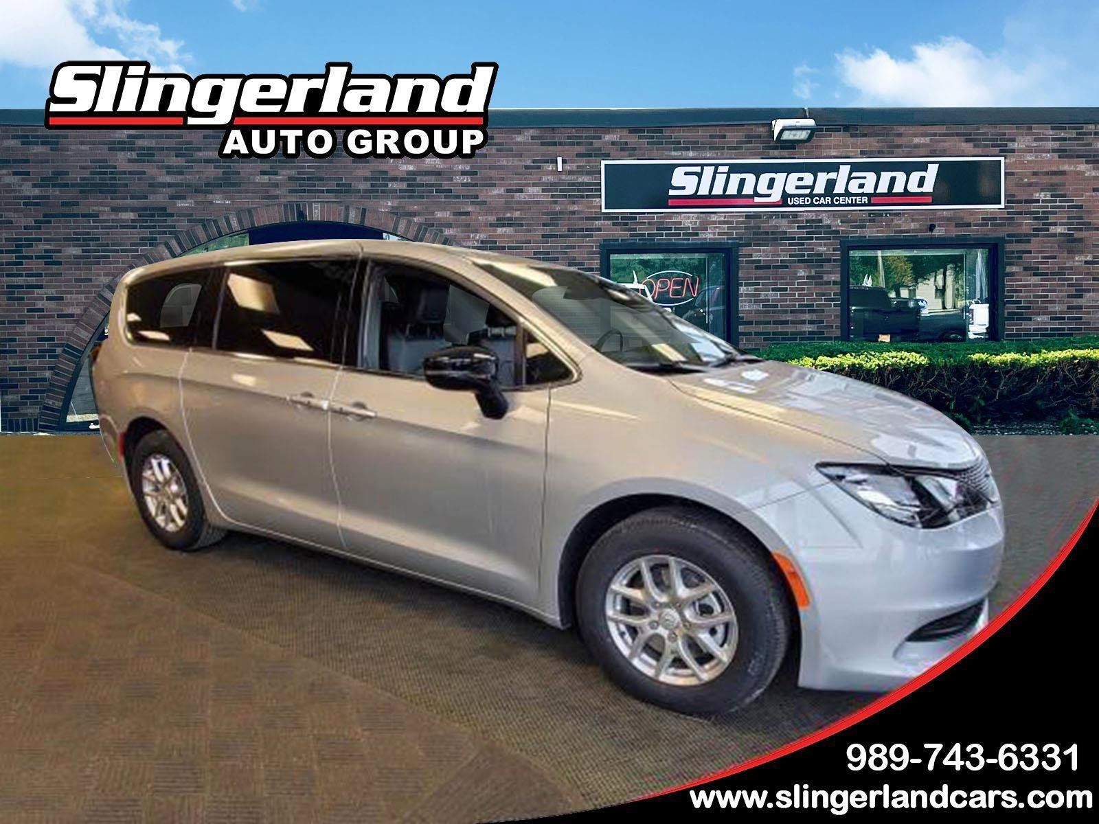Used 2026 Chrysler Voyager LX FWD image 1