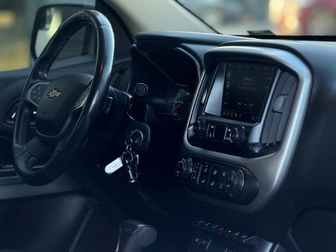 Used 2019 Chevrolet Colorado ZR2 image 12