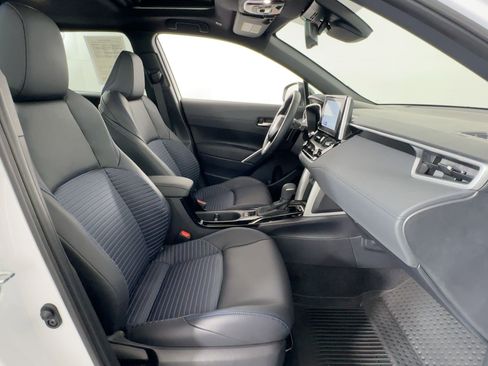 Used 2025 Toyota Corolla Cross AWD Hybrid image 29