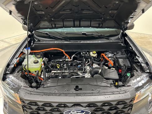 New 2025 Ford Maverick XL image 26