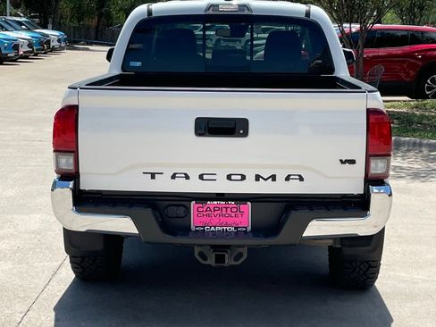 Used 2023 Toyota Tacoma SR5 RWD image 5