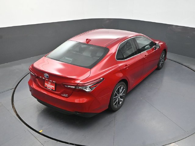 Used 2023 Toyota Camry XLE w/ Cold Weather Package FWD image 29