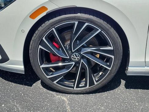 Used 2023 Volkswagen GTI Autobahn FWD image 29