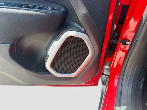 Used 2018 Jeep Renegade Latitude AWD/4WD image 20