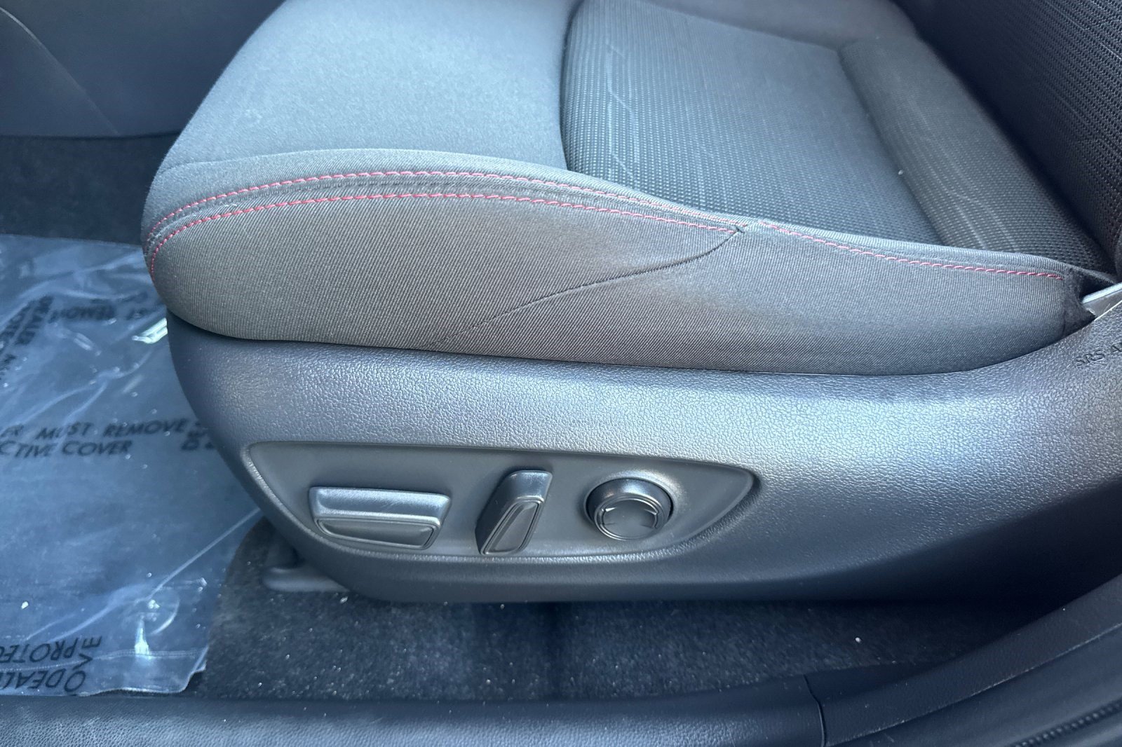 Used 2025 Toyota RAV4 SE AWD/4WD image 15