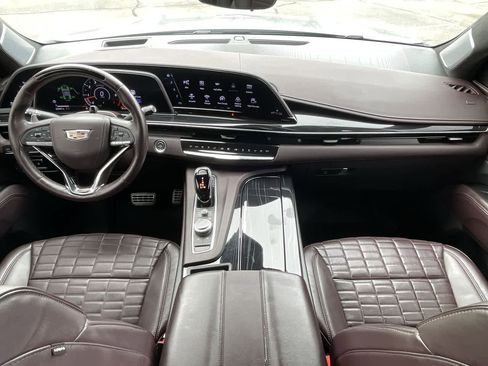 Used 2024 Cadillac Escalade ESV V w/ LPO, ONYX Package AWD/4WD image 27