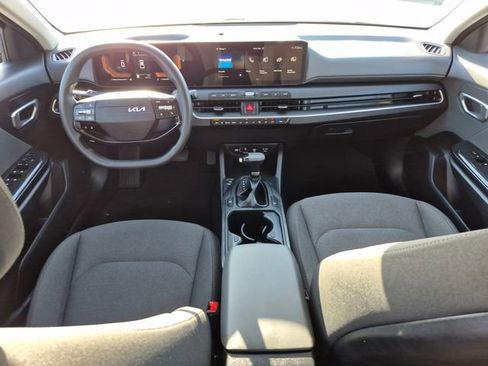 Used 2025 Kia K4 FWD image 16