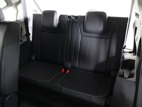 Used 2024 Volkswagen Tiguan SE FWD image 38