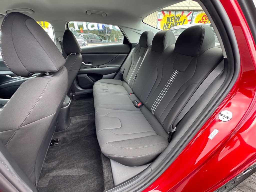 Used 2023 Hyundai Elantra SEL FWD image 11