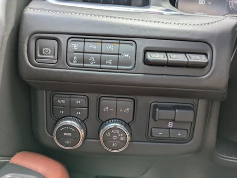 Used 2023 GMC Yukon XL Denali Ultimate w/ LPO, Floor Liner Package image 25