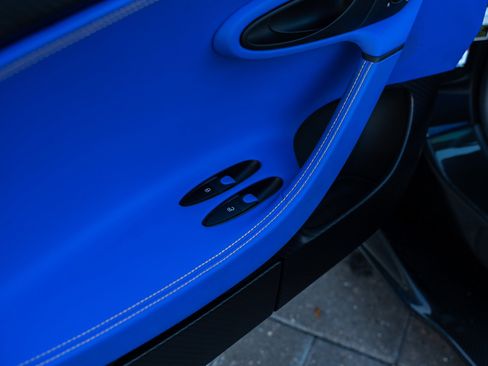 Used 2020 Bugatti Chiron image 17