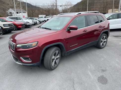 Used 2019 Jeep Cherokee Limited image 25