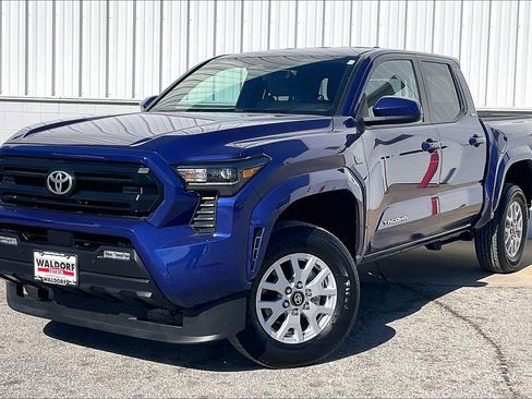 Used 2024 Toyota Tacoma SR5 image 2