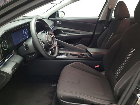 Used 2024 Hyundai Elantra SEL FWD image 17