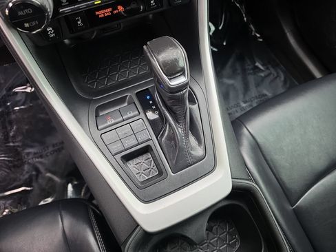 Used 2020 Toyota RAV4 XLE Premium AWD/4WD image 16