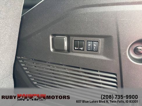 Used 2024 GMC Yukon Denali AWD/4WD image 28