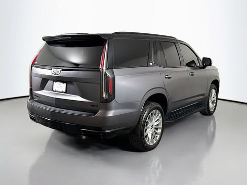 Used 2022 Cadillac Escalade Premium Luxury image 7