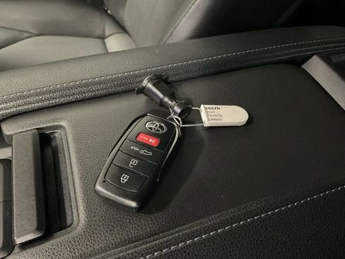 Used 2024 Toyota Grand Highlander XLE AWD/4WD image 23