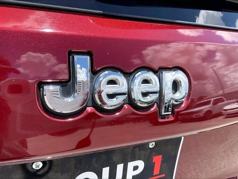 Used 2019 Jeep Grand Cherokee Limited RWD image 29