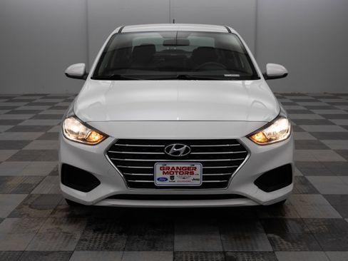 Used 2022 Hyundai Accent SE image 3
