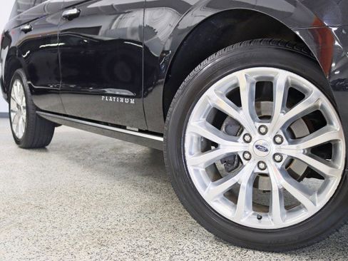Used 2019 Ford Expedition Platinum AWD/4WD image 4