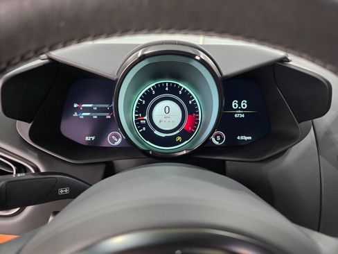 Used 2023 Aston Martin V8 Vantage Coupe image 6