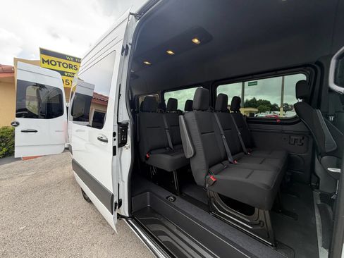 Used 2025 Mercedes-Benz Sprinter 2500 image 2