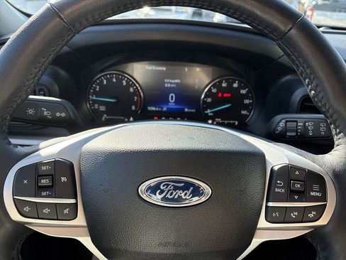 Used 2024 Ford Explorer XLT image 14