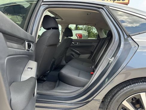 Used 2022 Honda Civic EX image 17