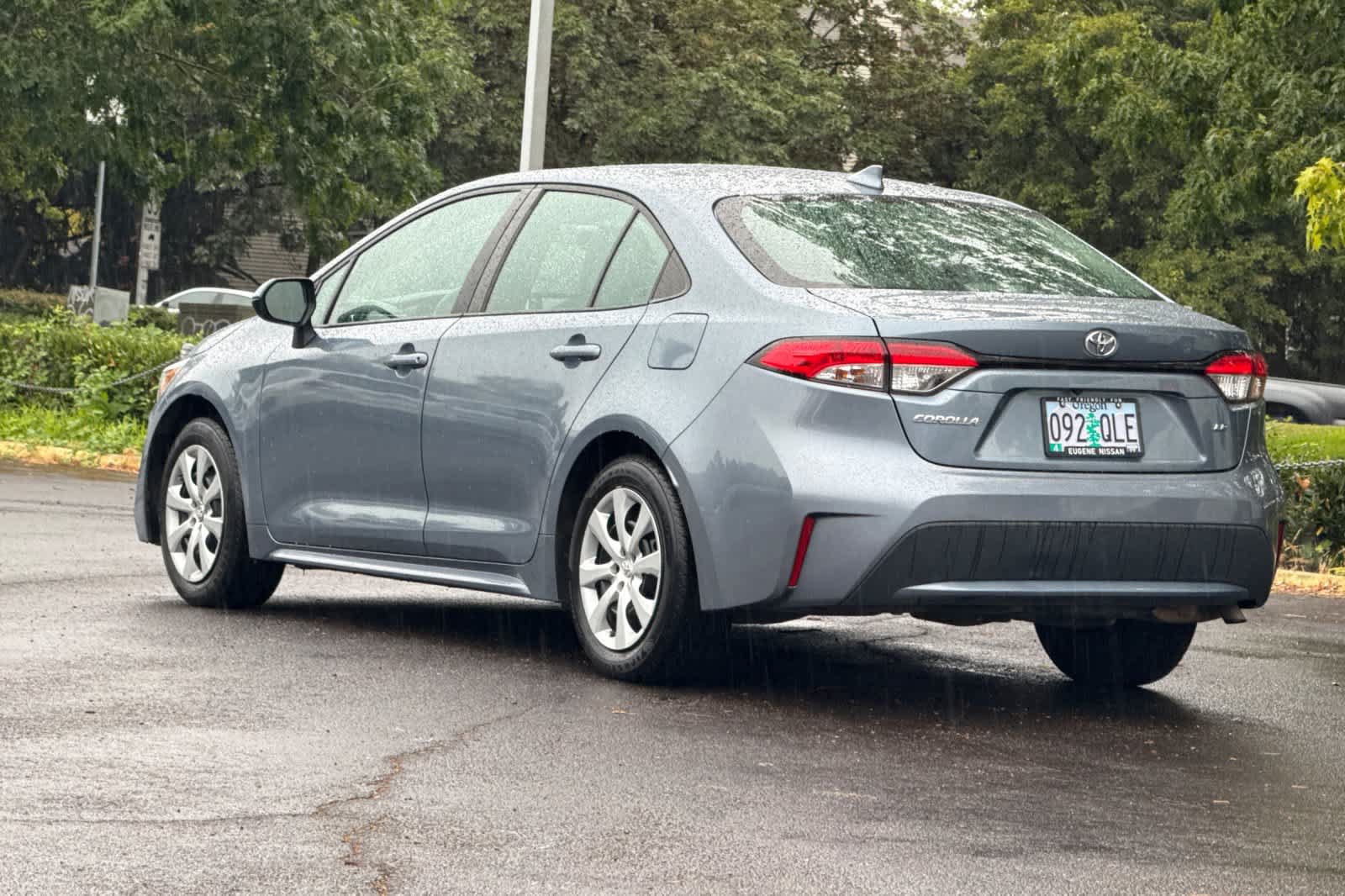 Used 2021 Toyota Corolla LE FWD image 6