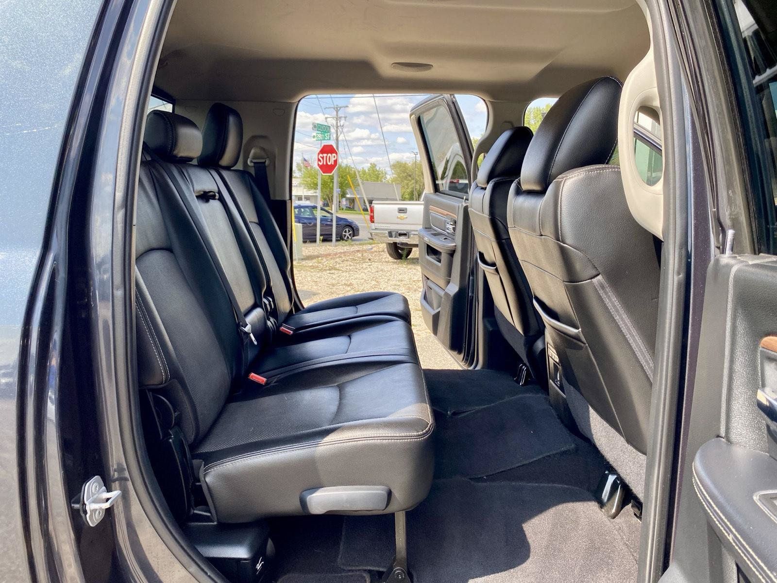 Used 2015 RAM 2500 Laramie w/ Convenience Group AWD/4WD image 9