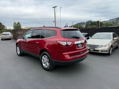 Used 2014 Chevrolet Traverse LT image 6